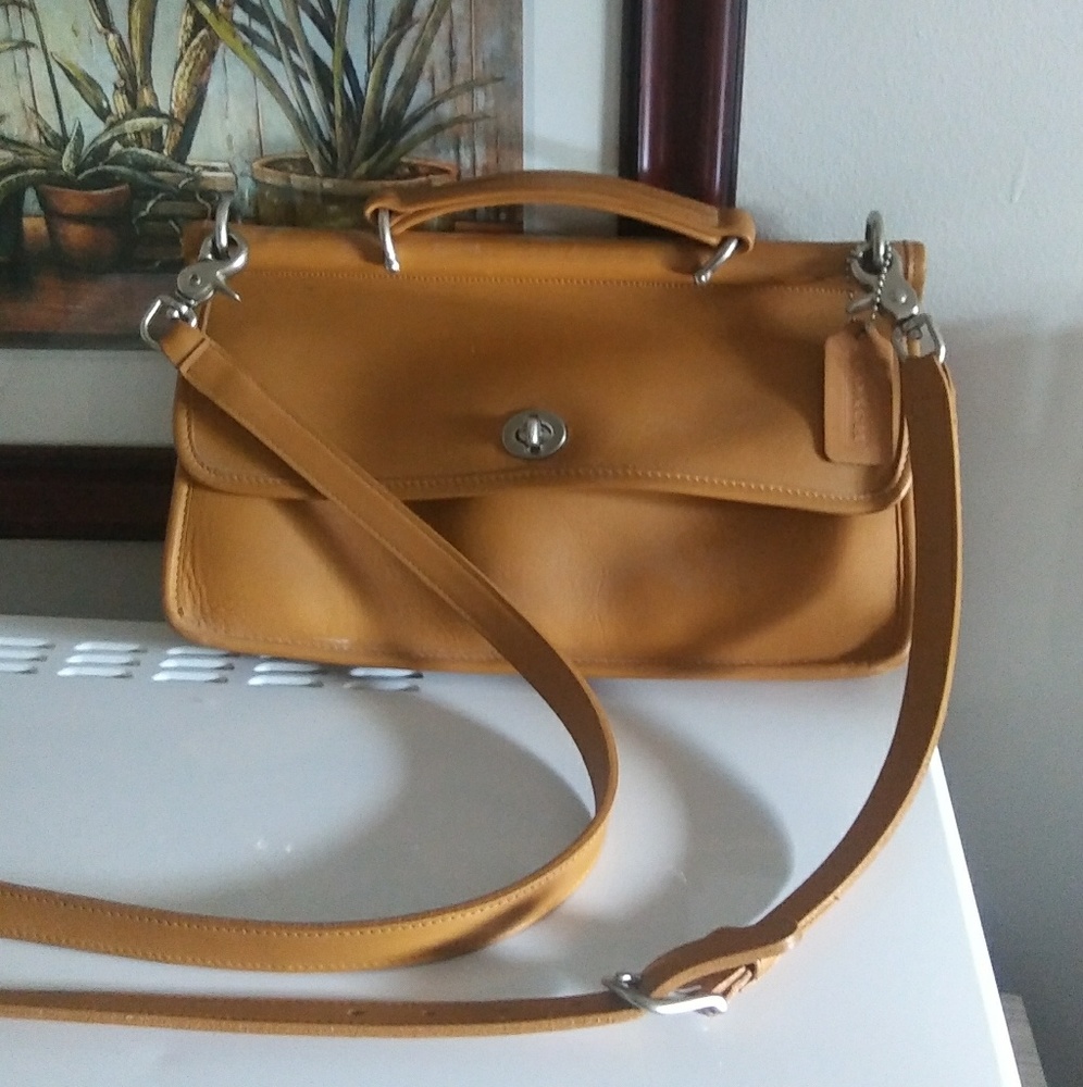 Coach shoulder bag